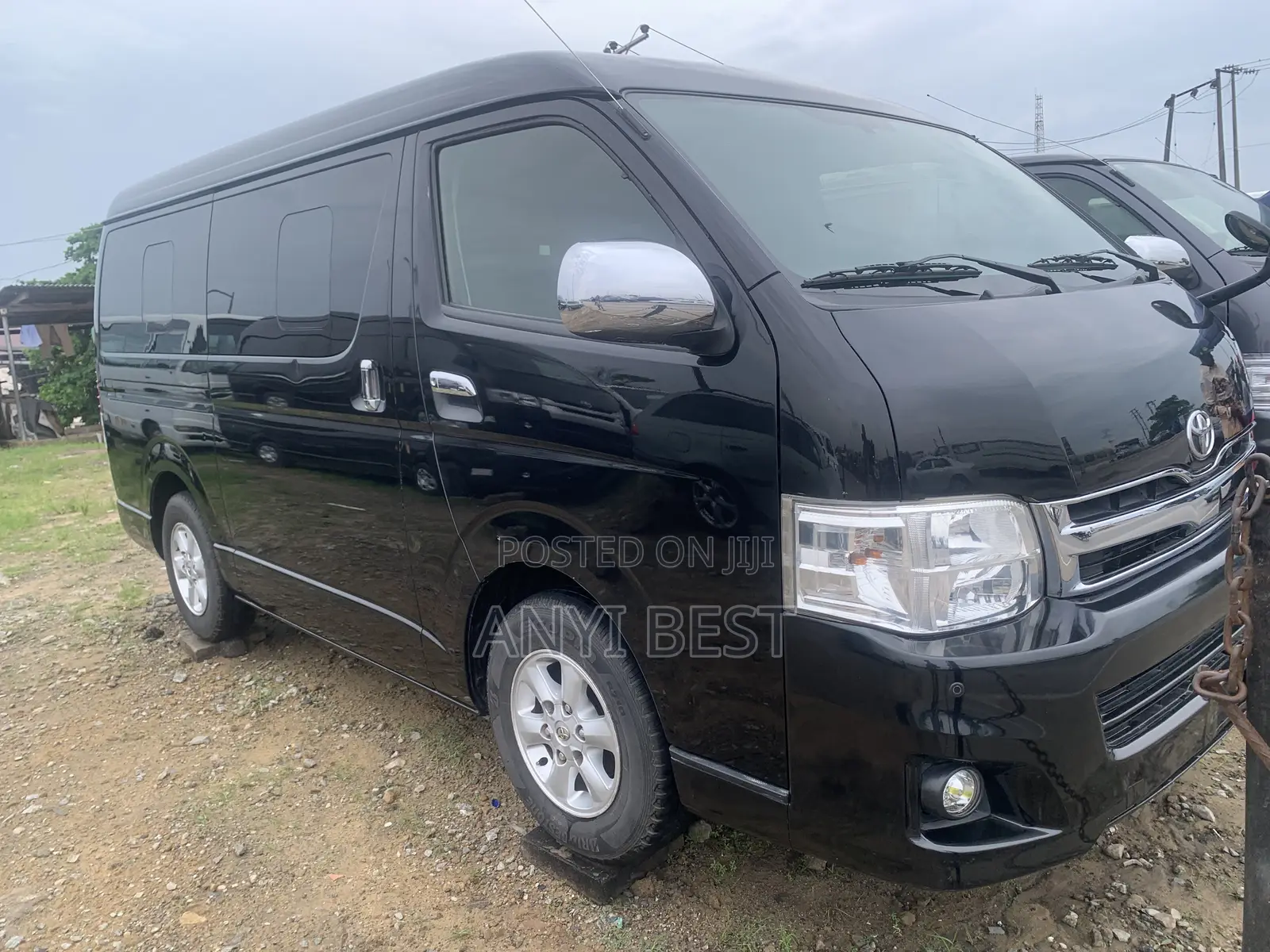 Toyota HiAce 2018 Black