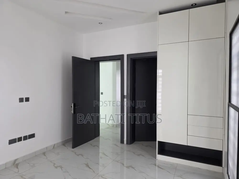 4bdrm Duplex in Jahi for sale