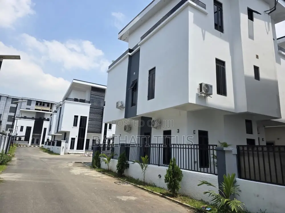 4bdrm Duplex in Jahi for sale