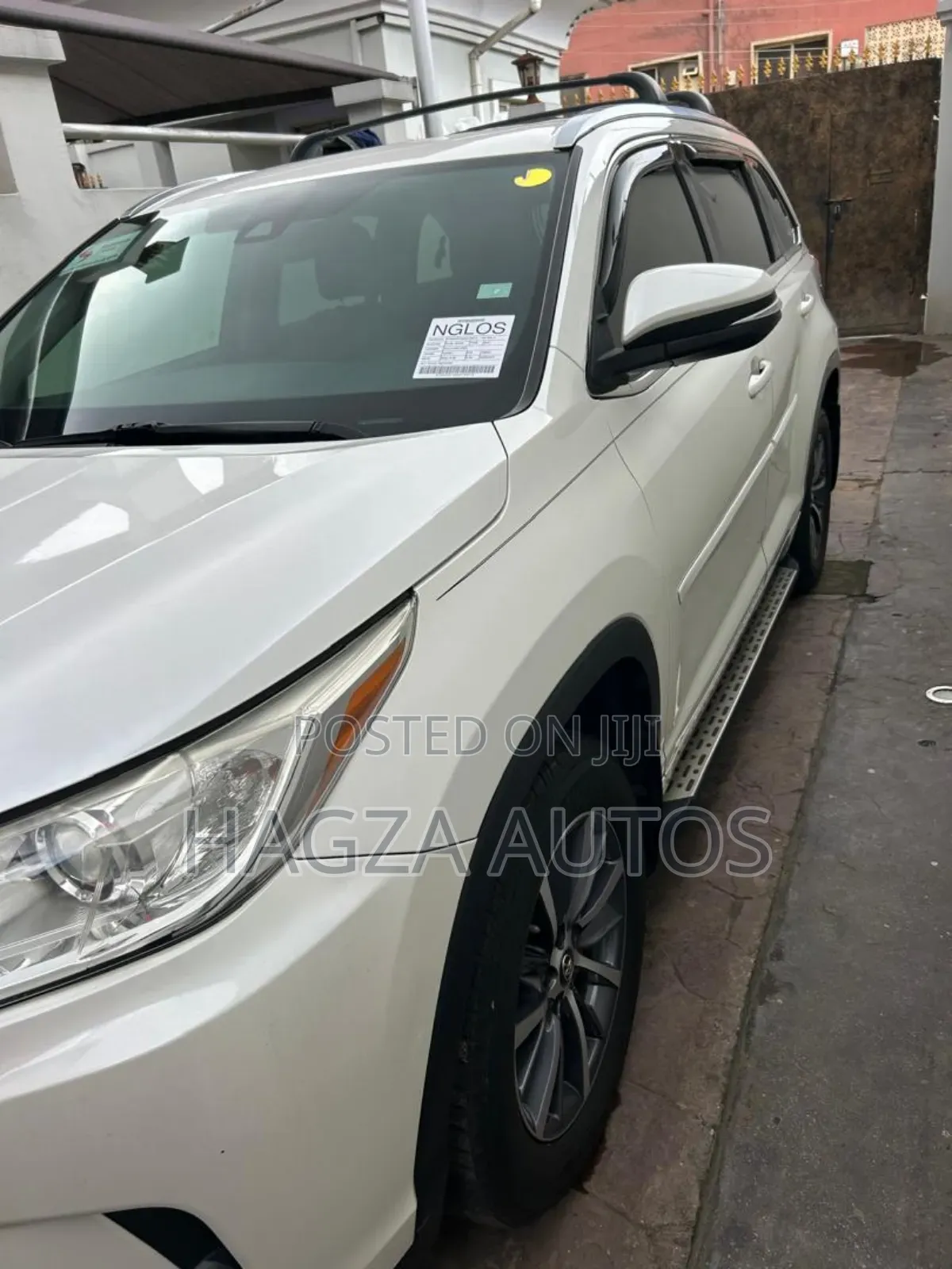 Toyota Highlander XLE 4x4 V6 (3.5L 6cyl 8A) 2017 White