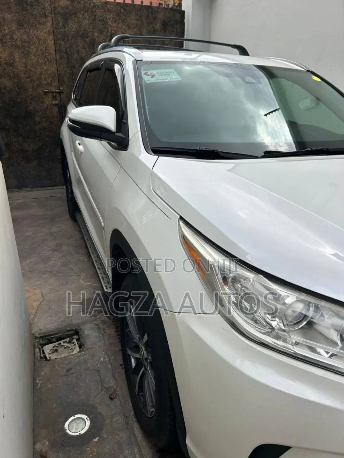 Toyota Highlander XLE 4x4 V6 (3.5L 6cyl 8A) 2017 White