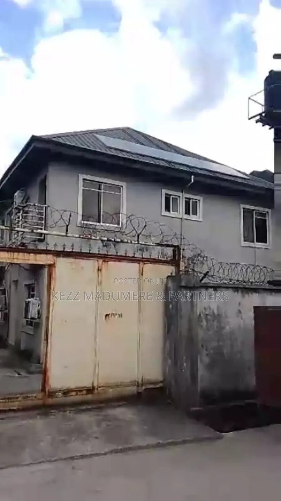 10bdrm Duplex in Gated Estate, Sars for sale
