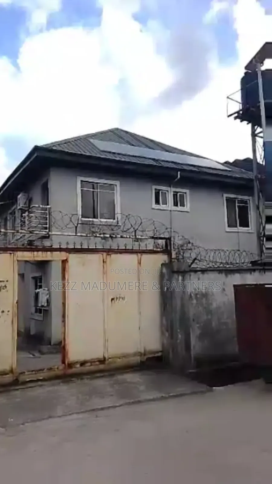 10bdrm Duplex in Gated Estate, Sars for sale