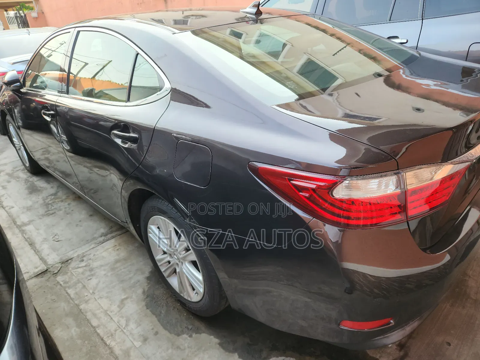 Lexus ES 350 FWD 2013