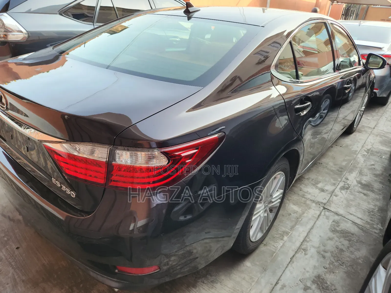 Lexus ES 350 FWD 2013