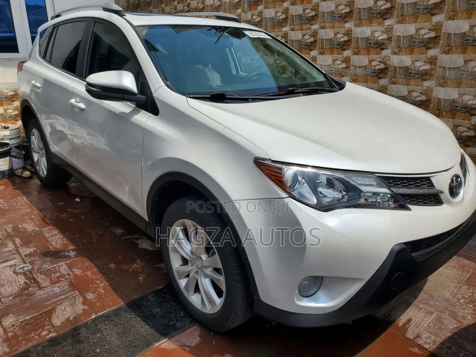 Toyota RAV4 Limited 4dr SUV (2.5L 4cyl 6A) 2014 White