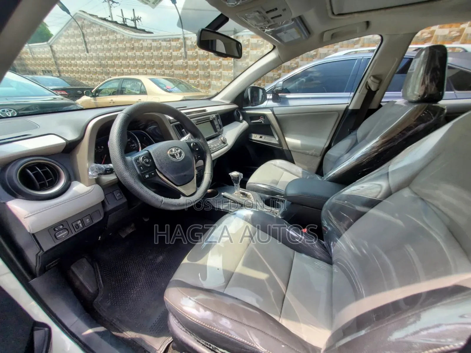 Toyota RAV4 Limited 4dr SUV (2.5L 4cyl 6A) 2014 White