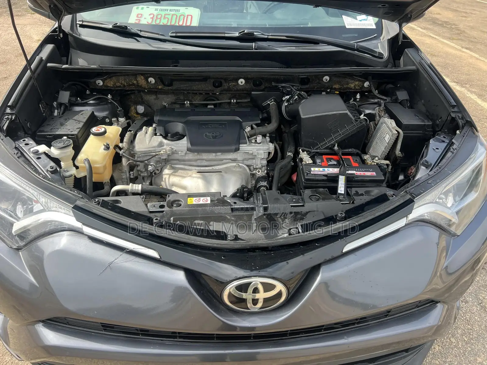 Toyota RAV4 XLE 4dr SUV (2.5L 4cyl 6A) 2018 Gray