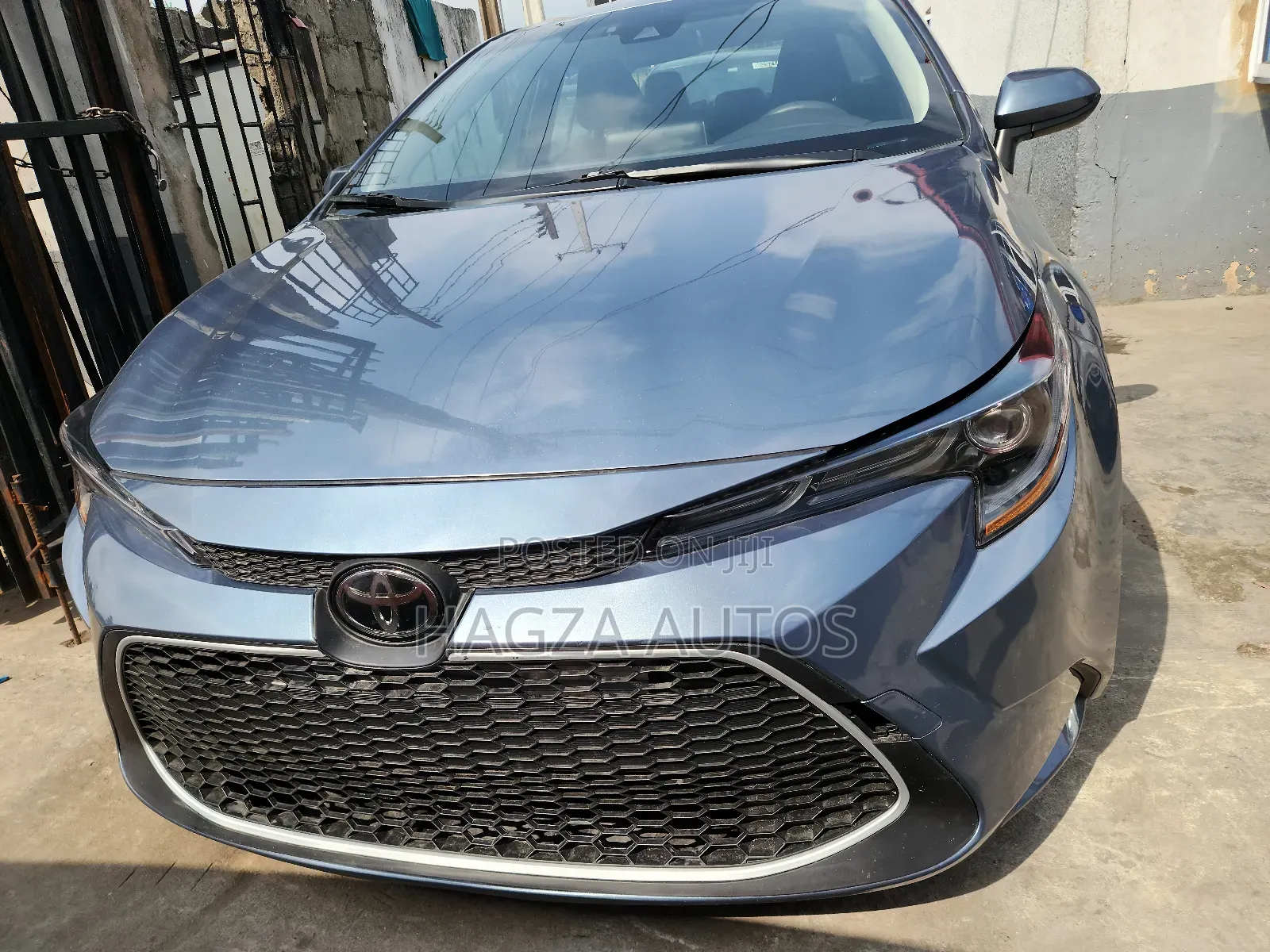 Toyota Corolla LE 2021 Blue