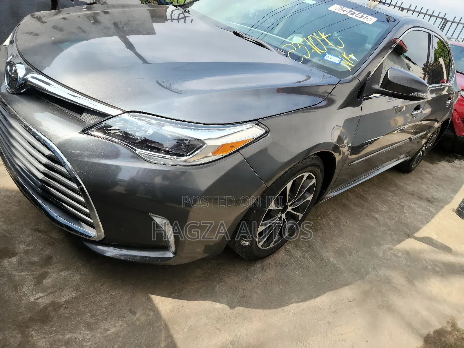 Toyota Avalon XLE Premium Sedan FWD (3.5L 6cyl 6A) 2017 Gray
