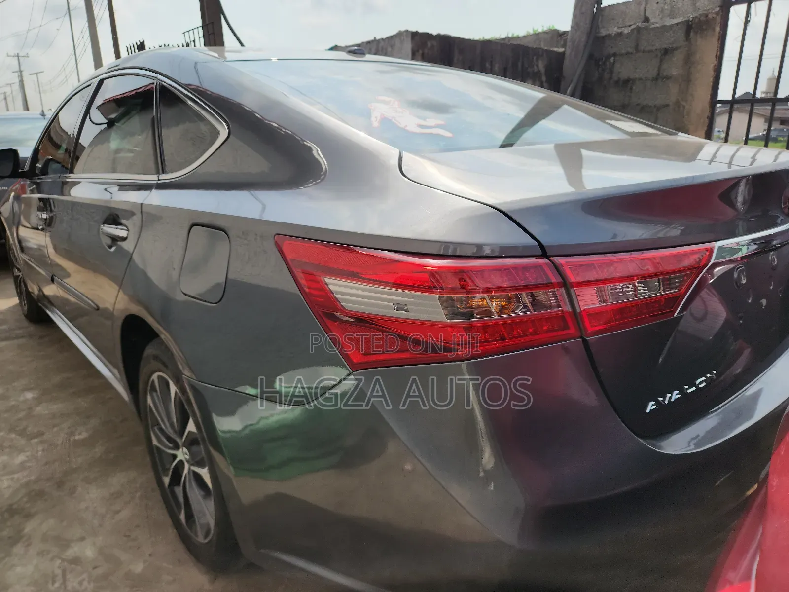 Toyota Avalon XLE Premium Sedan FWD (3.5L 6cyl 6A) 2017 Gray