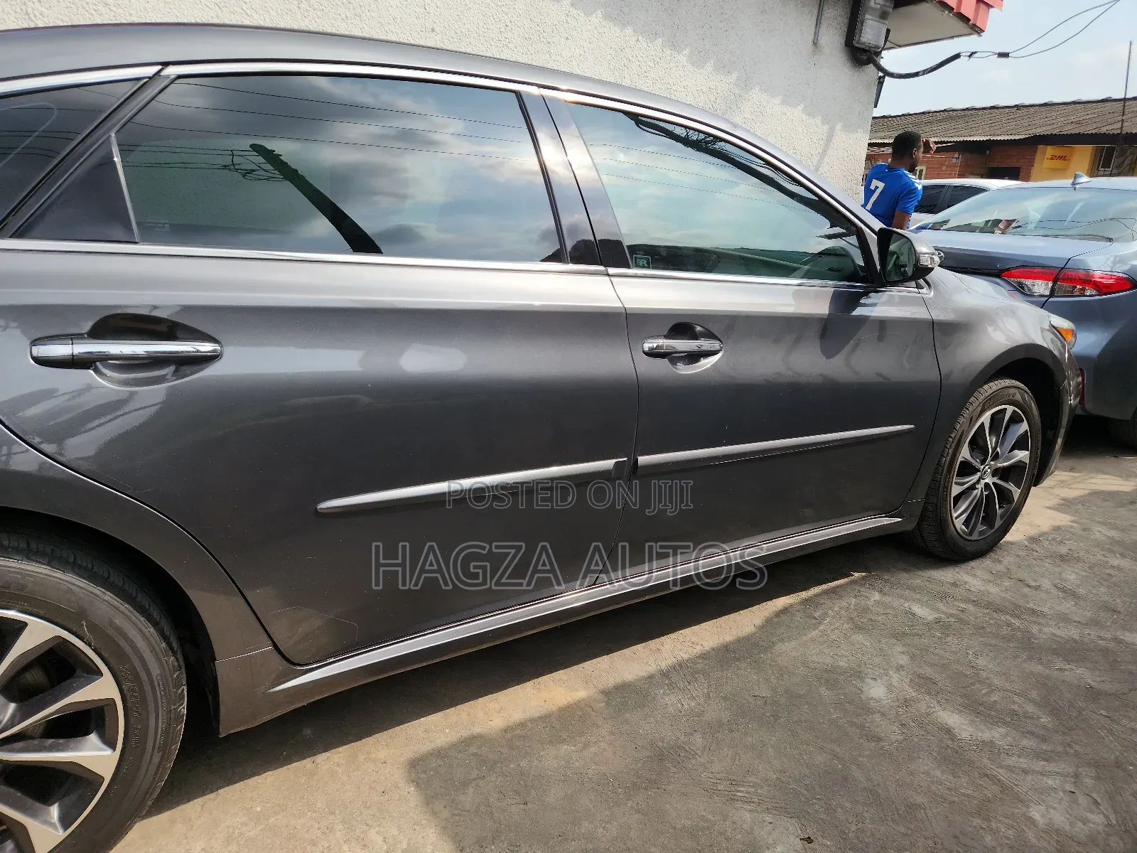 Toyota Avalon XLE Premium Sedan FWD (3.5L 6cyl 6A) 2017 Gray