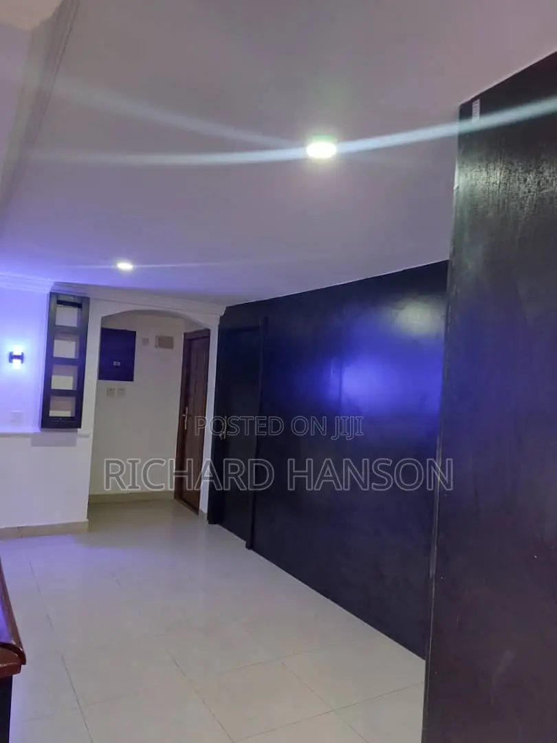 3bdrm Maisonette in Lekki Phase 1 for rent