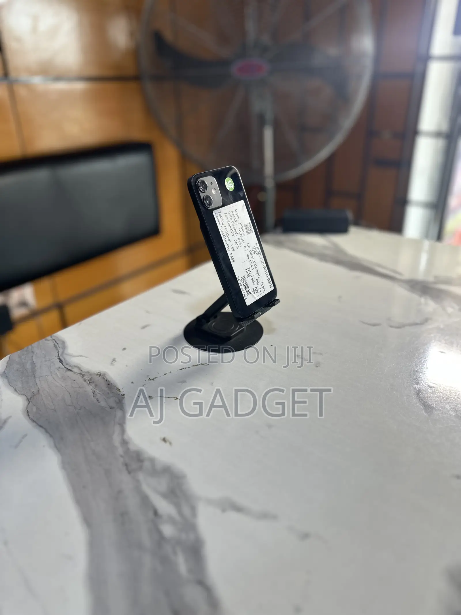 Apple iPhone 12 64 GB Black