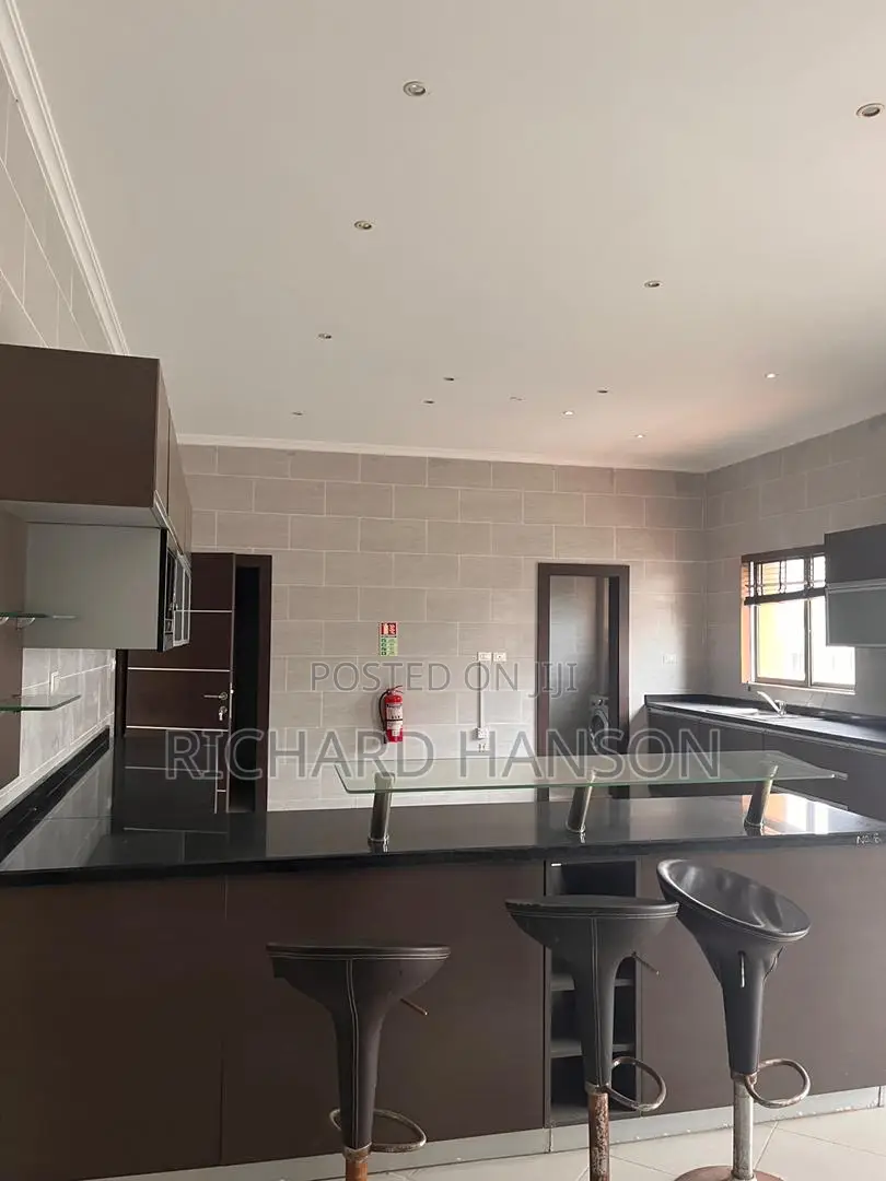 3bdrm Apartment in Victoria Island Extension for rent