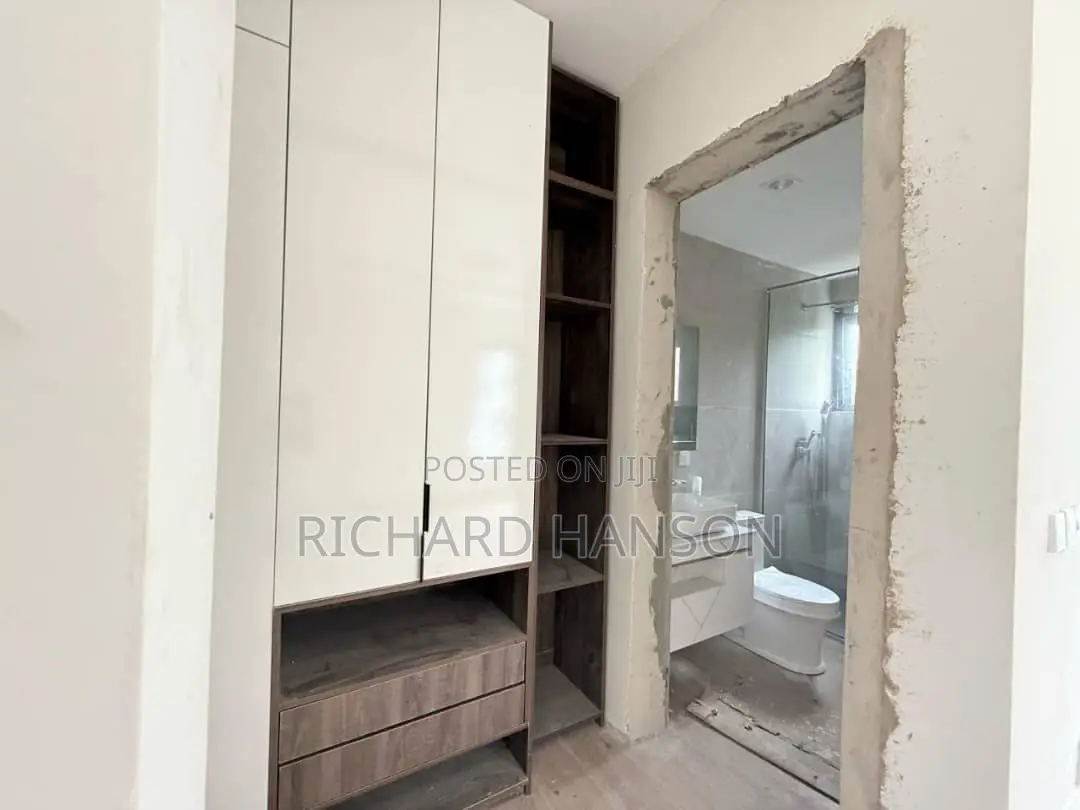 5bdrm Duplex in Banana Island for sale