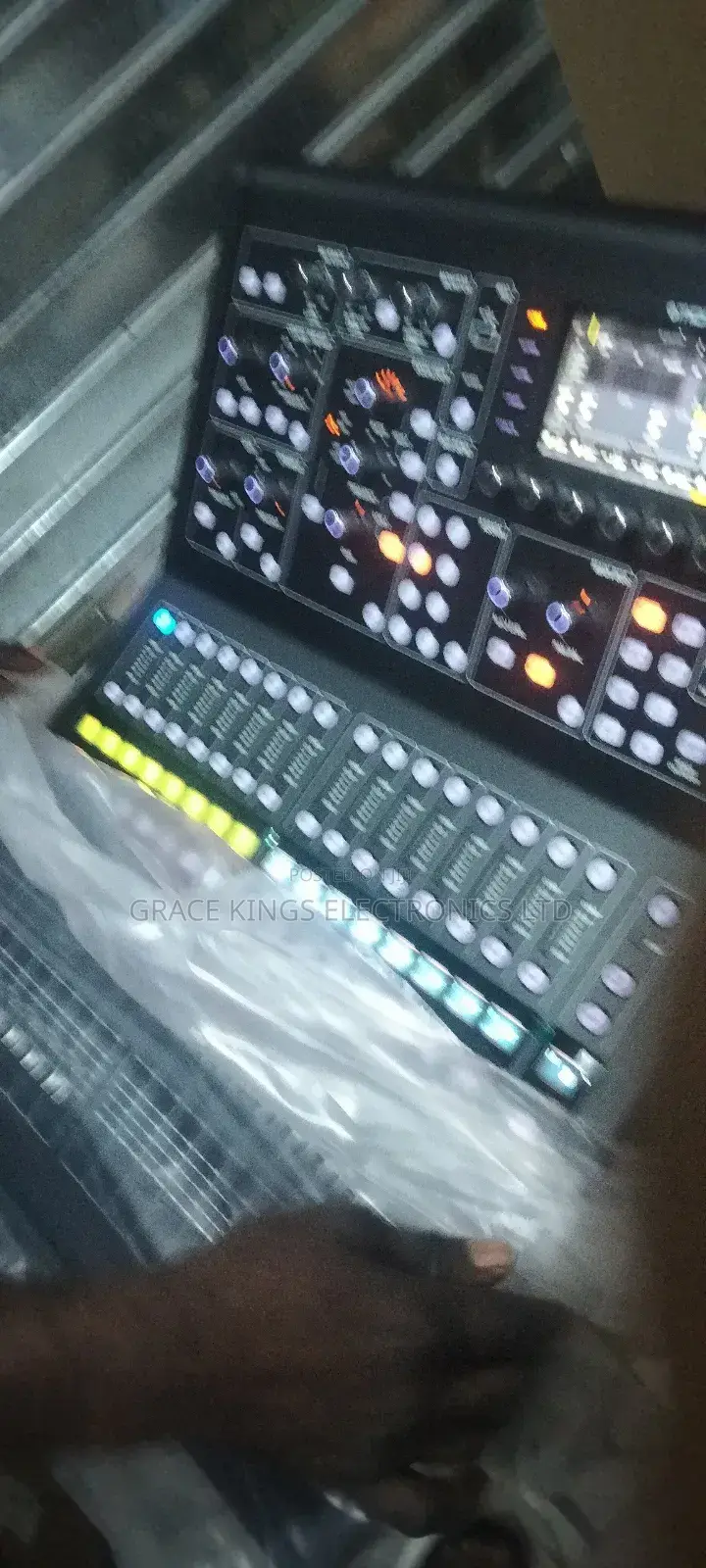 M32r Digital Mixers