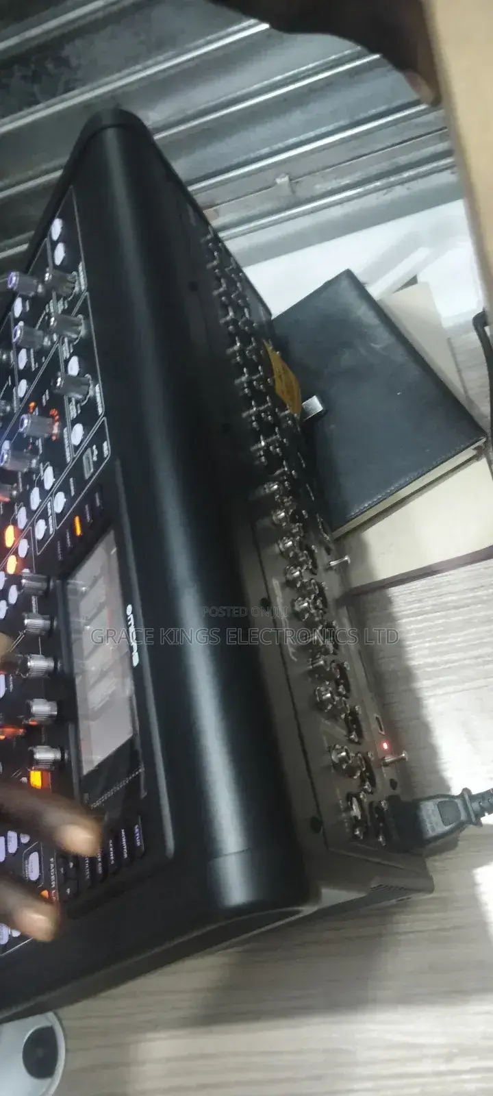 M32r Digital Mixers