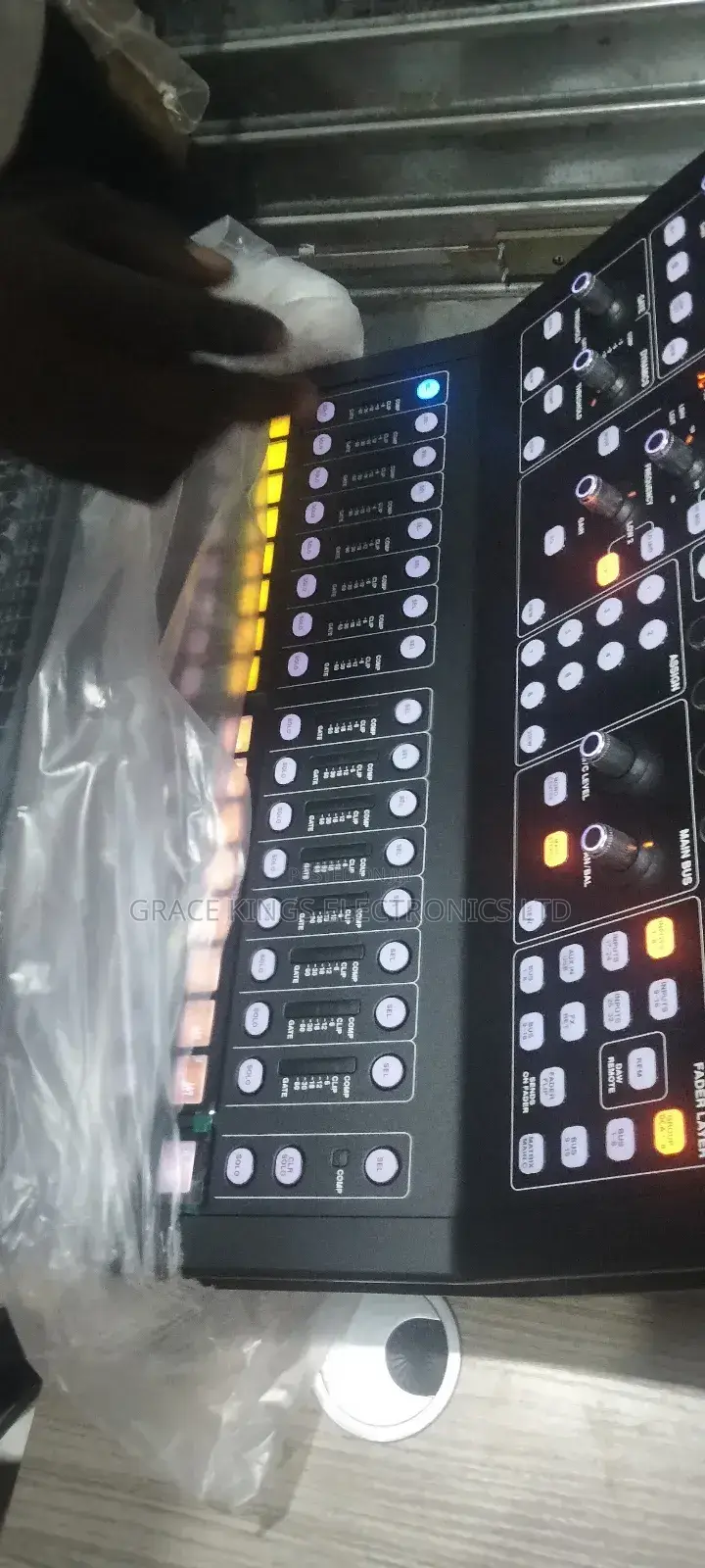 M32r Digital Mixers