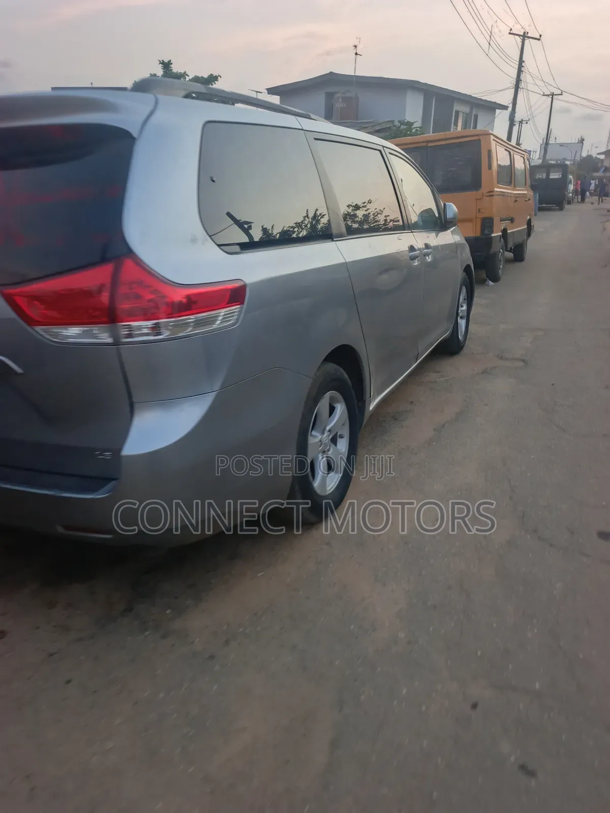 Toyota Sienna 2013 Silver