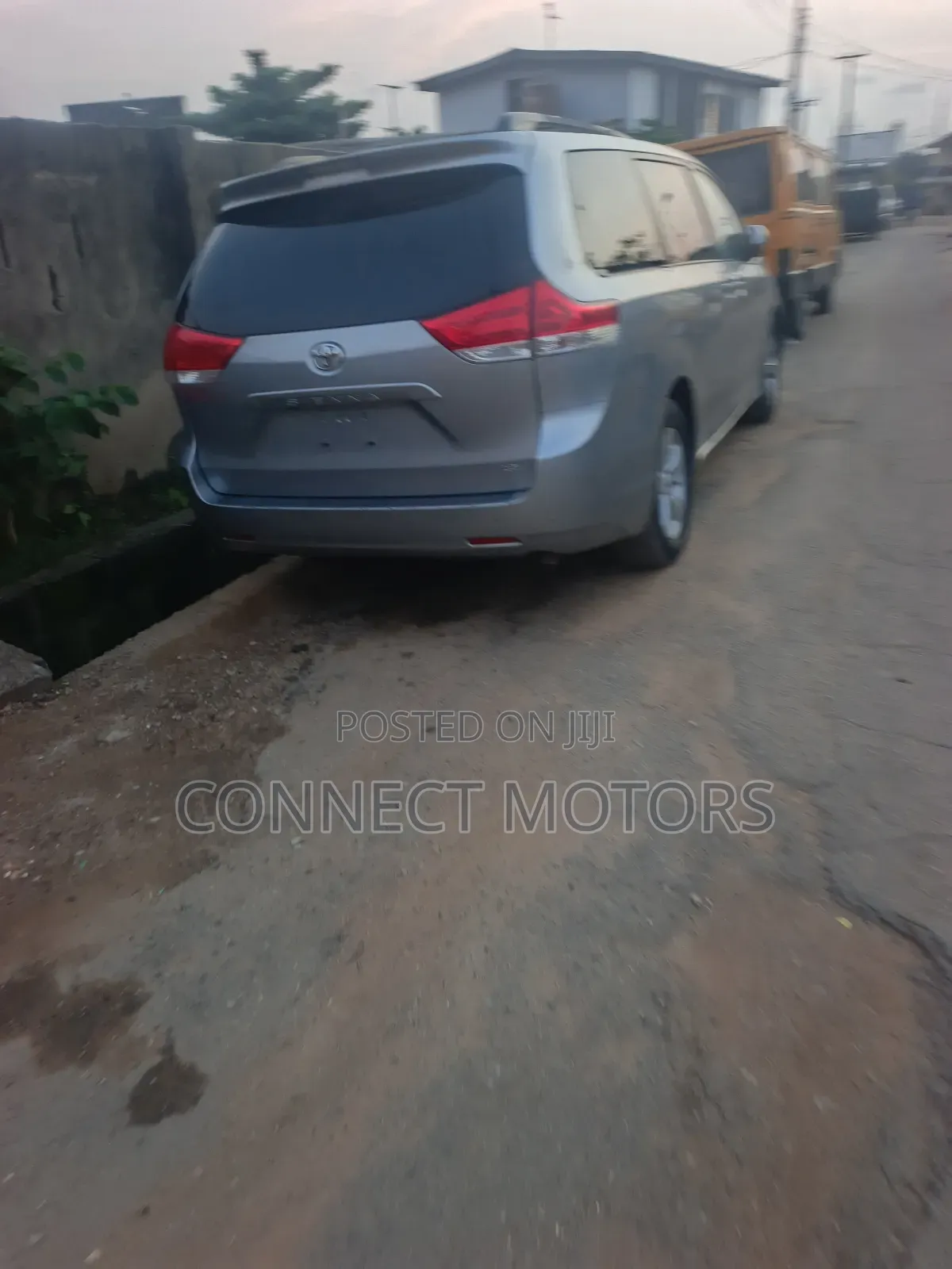 Toyota Sienna 2013 Silver