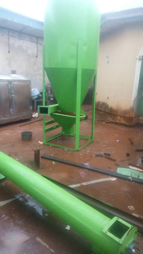 Poultry Feeds / Chicken Feeds / Milling Machine
