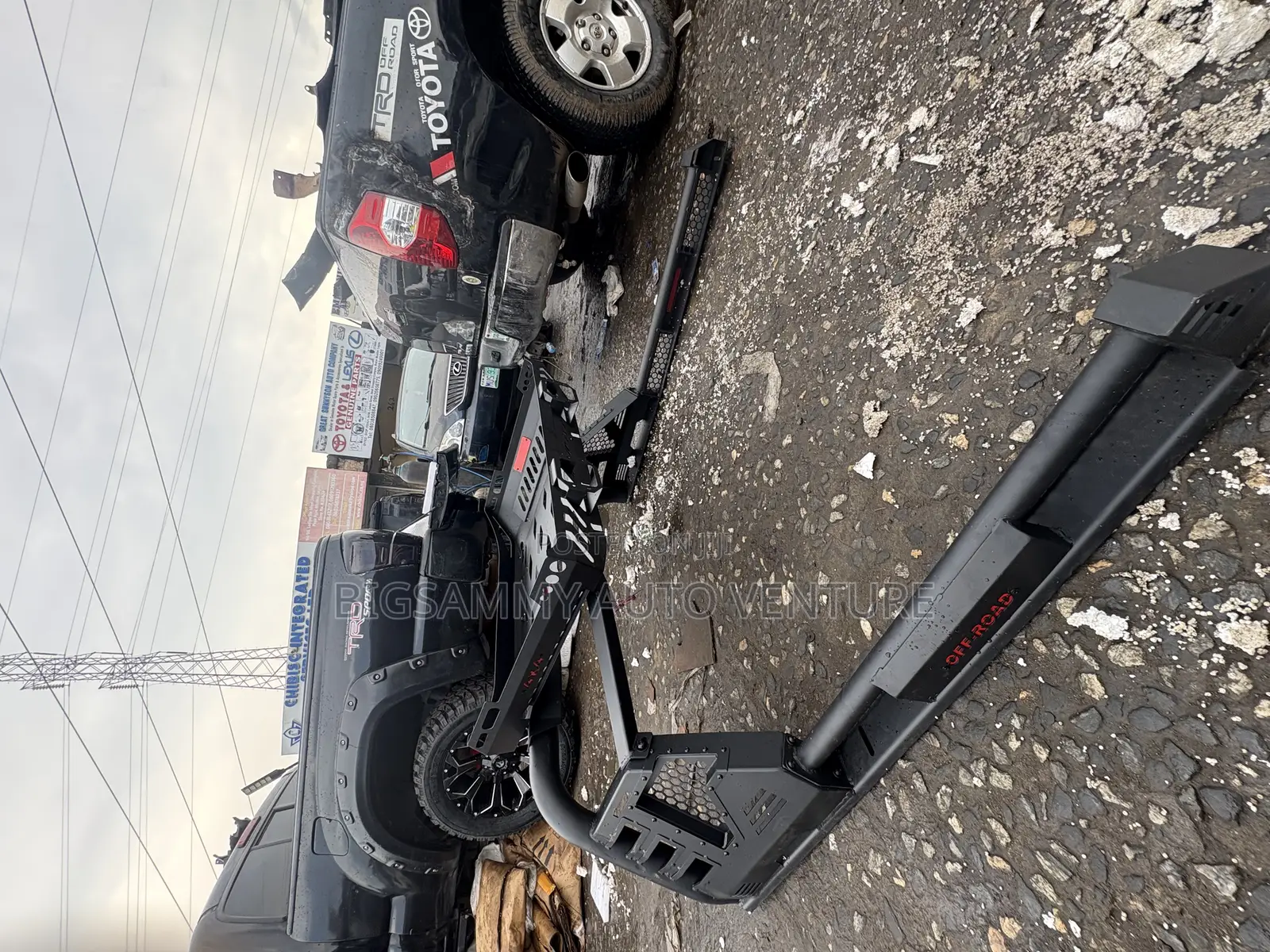 Tacoma, Hilux and Tundra Booth / Boot Iron Spoiler