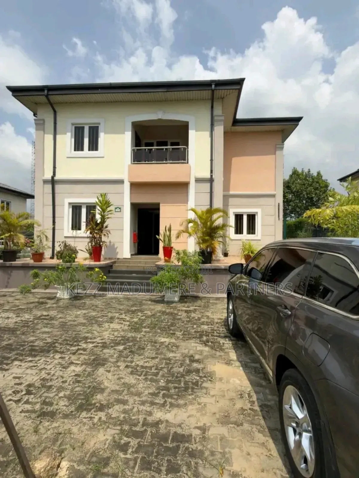 5bdrm Duplex in Rainbow Town Estate for sale