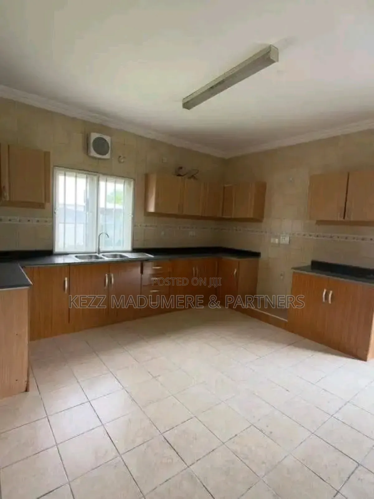 5bdrm Duplex in Rainbow Town Estate for sale