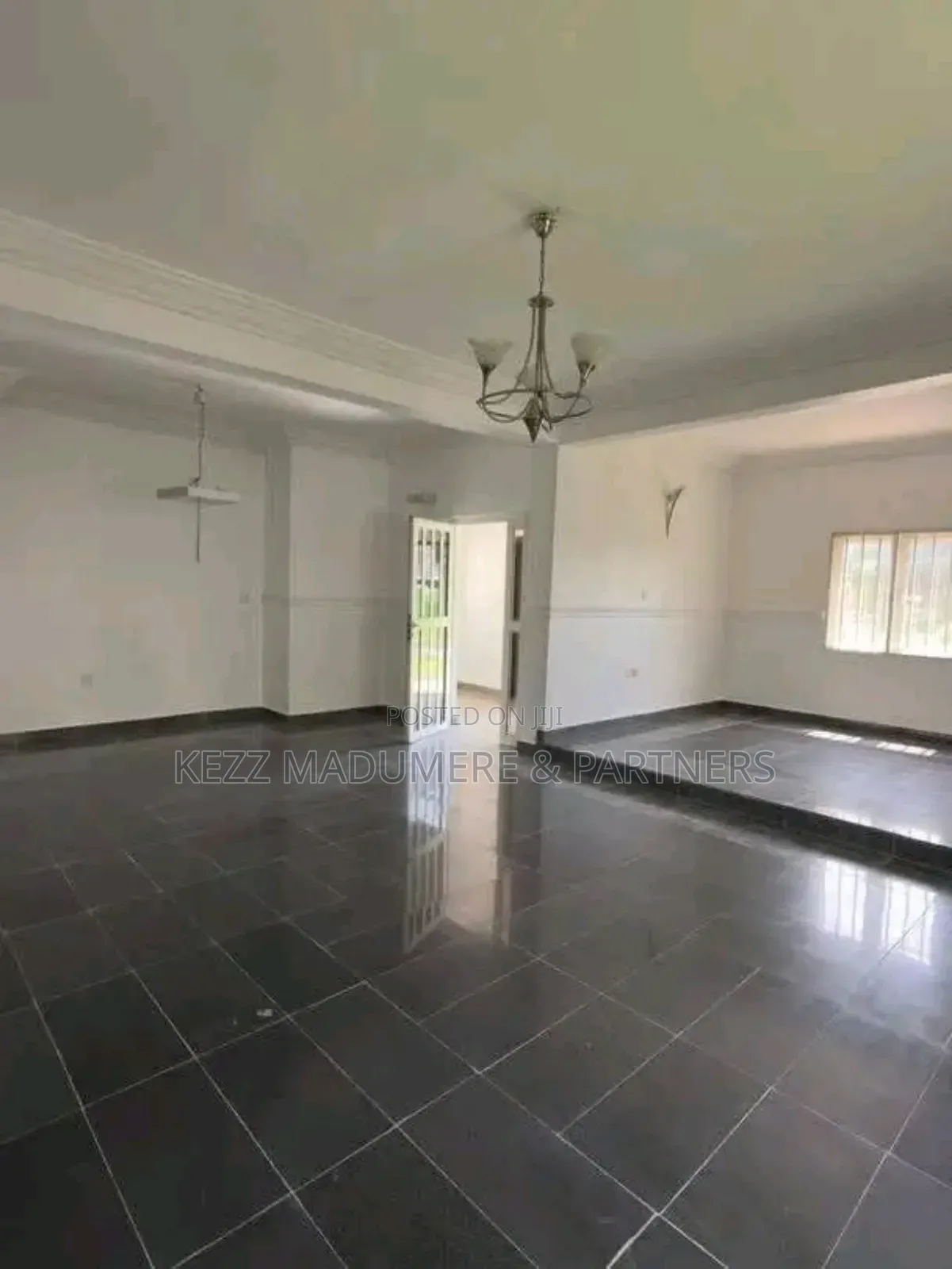 5bdrm Duplex in Rainbow Town Estate for sale