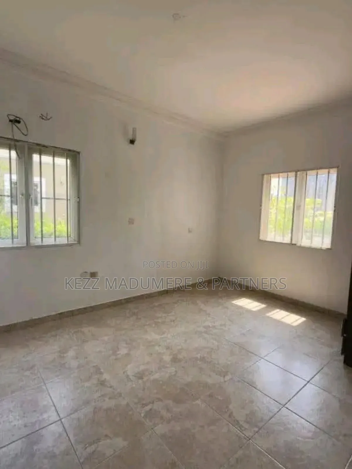 5bdrm Duplex in Rainbow Town Estate for sale