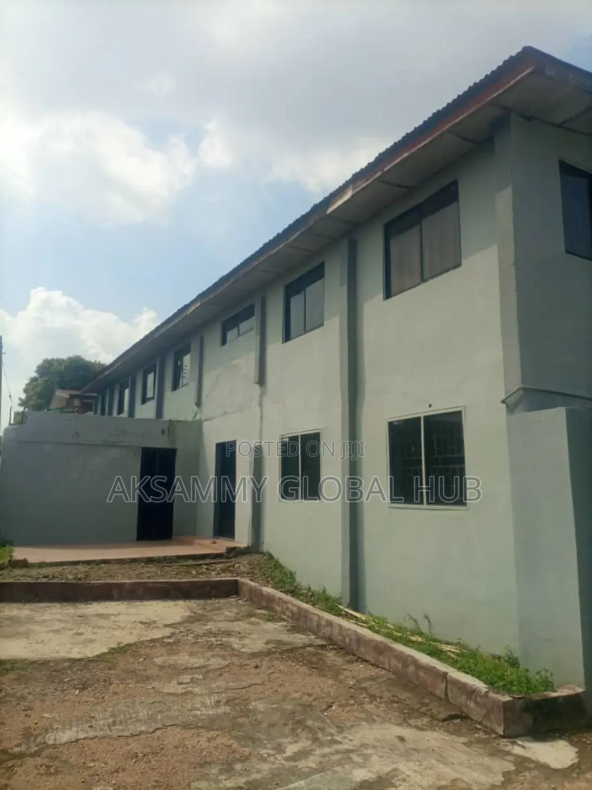 20bdrm Block of Flats in Ibadan for sale