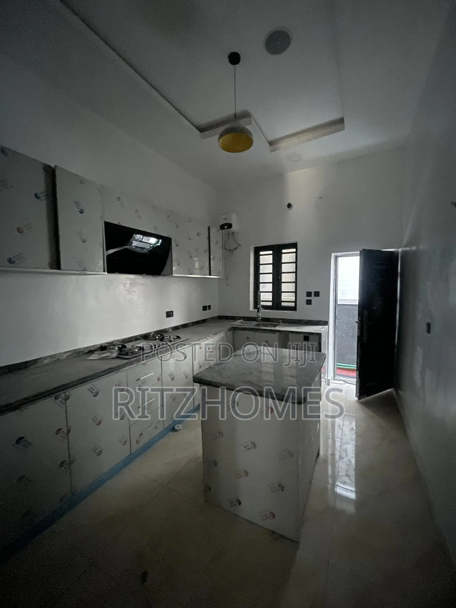 4bdrm Duplex in Agungi for sale