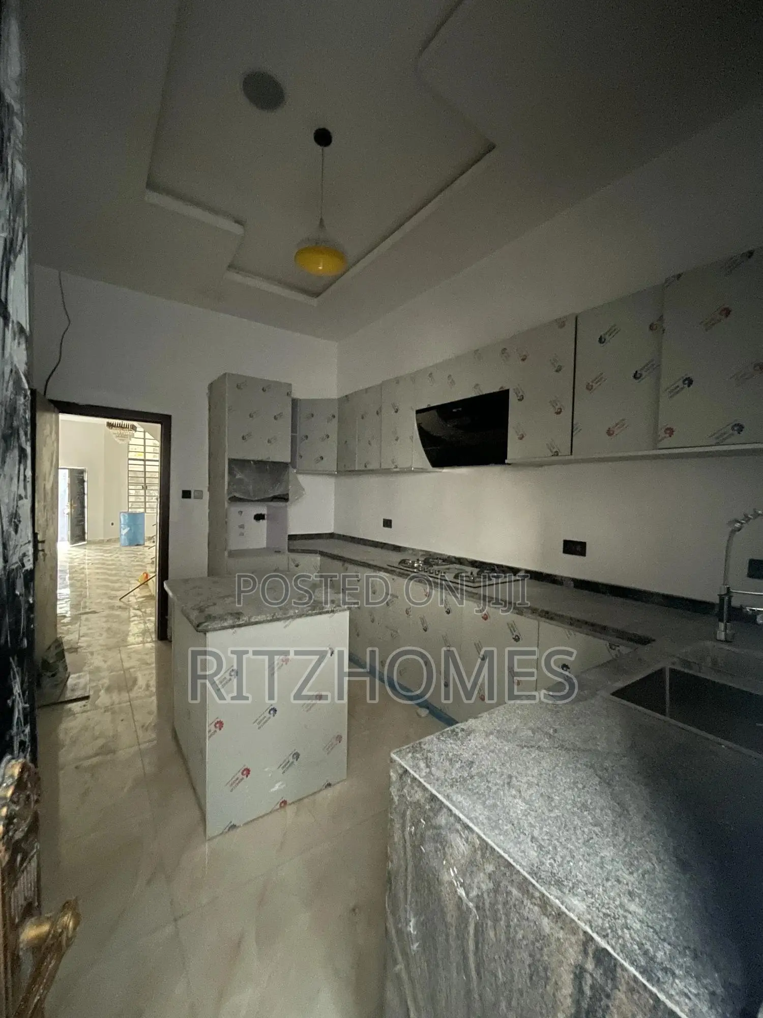4bdrm Duplex in Agungi for sale