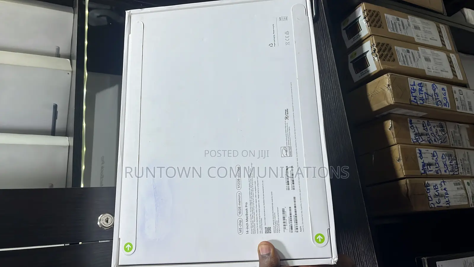 New Laptop Apple MacBook Pro 2025 M5 14-inch 16GB SSD 512GB