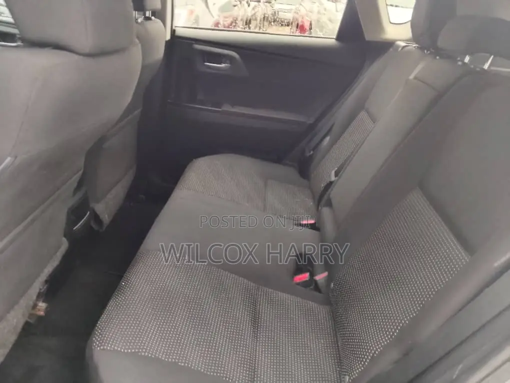 Toyota Corolla S w/Special Edition Pkg (1.8L 4cyl CVT) 2016 White