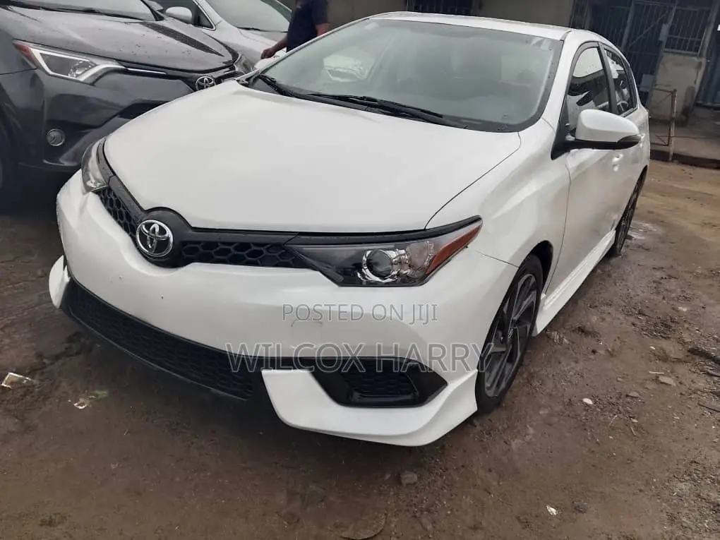 Toyota Corolla S w/Special Edition Pkg (1.8L 4cyl CVT) 2016 White