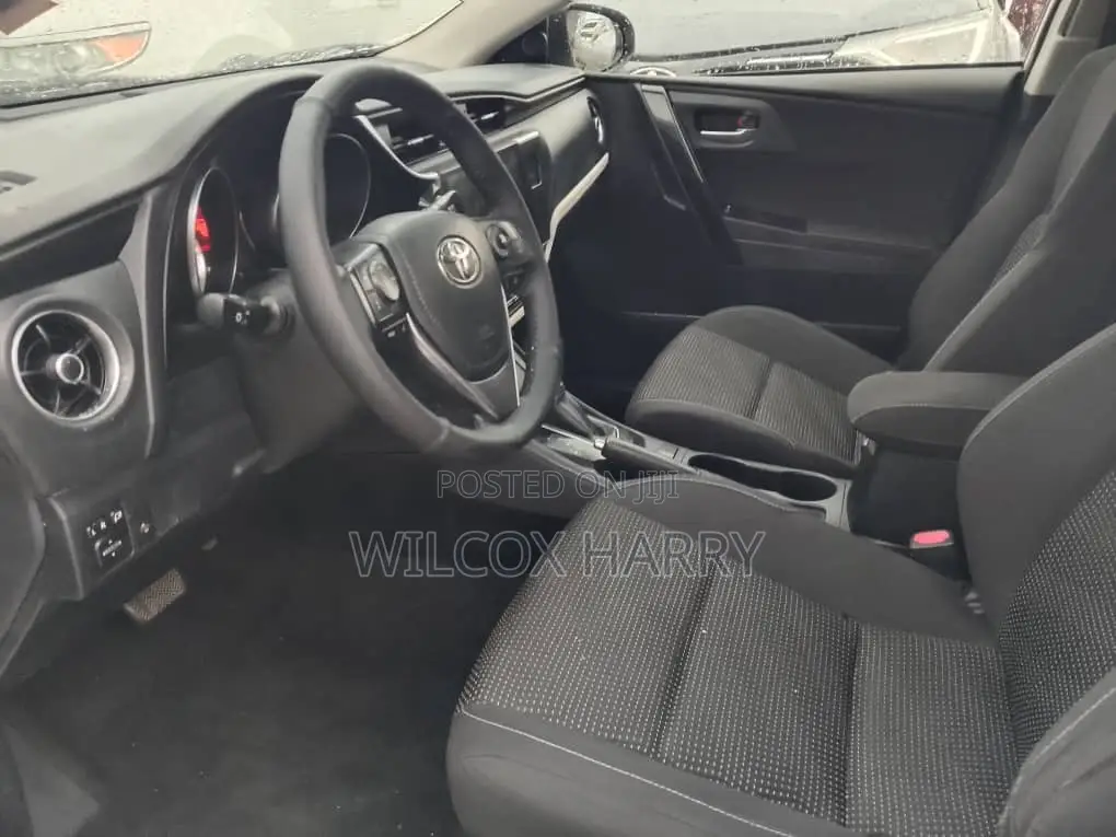 Toyota Corolla S w/Special Edition Pkg (1.8L 4cyl CVT) 2016 White