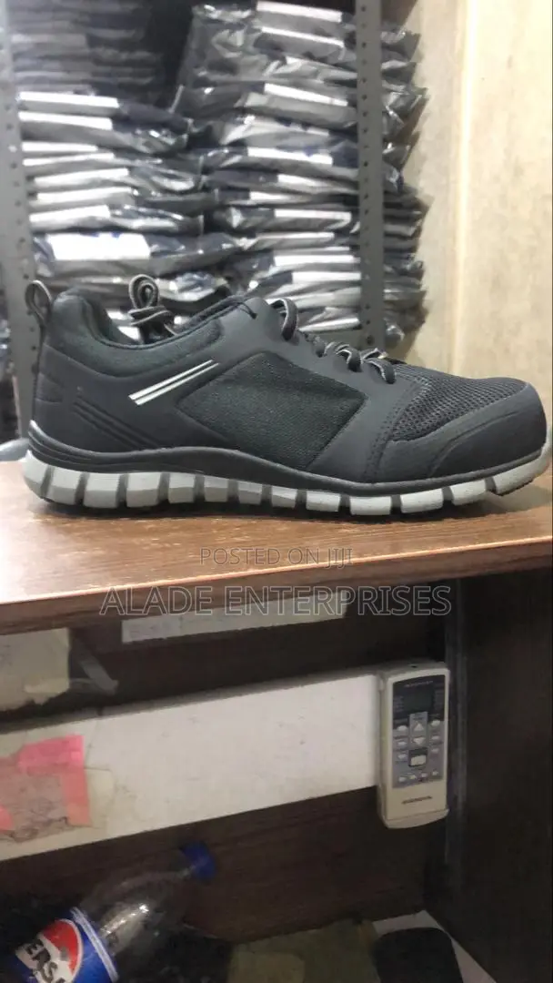 Light Weight Safety Jogger Shoe Ligero