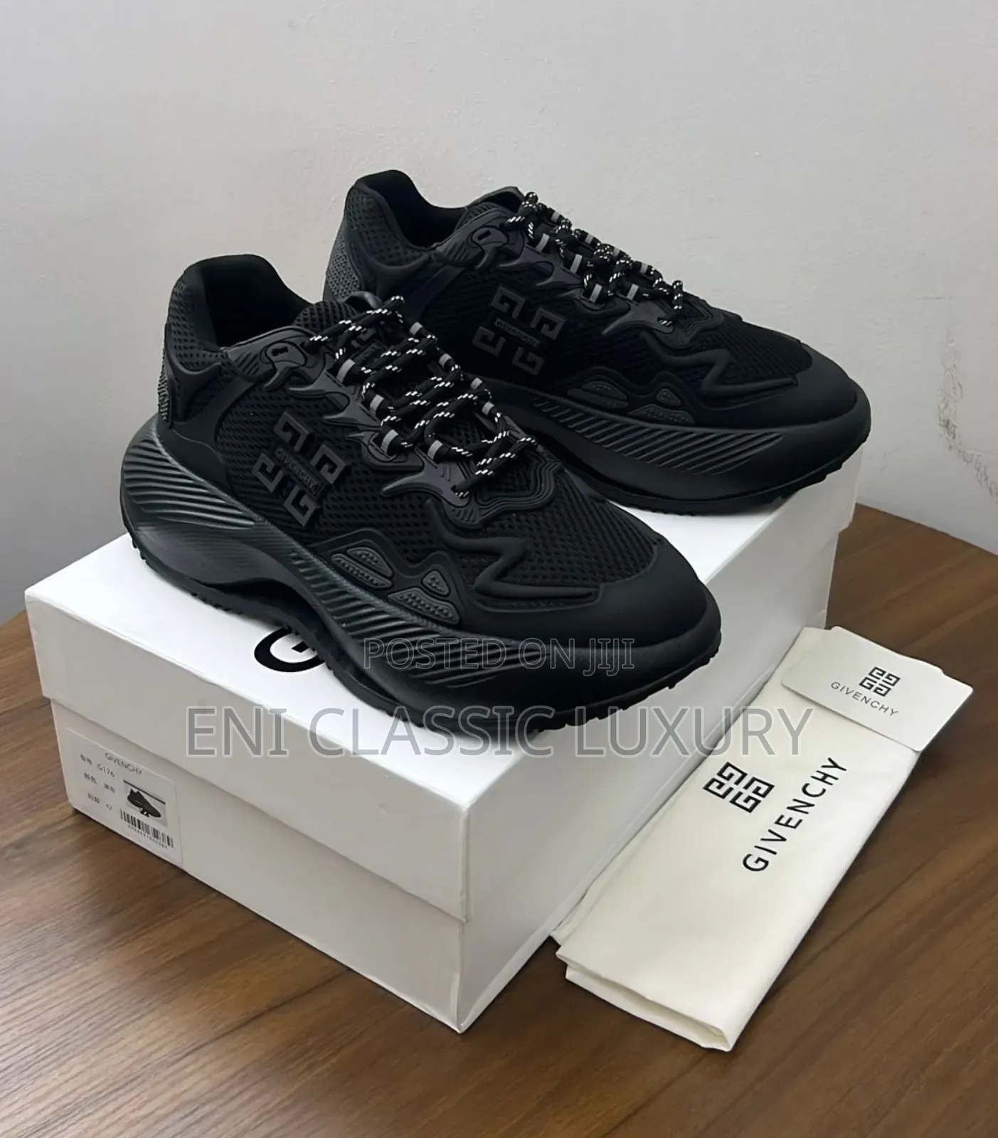 Original Moncler Luxury Men's Sneakers Well Banded Package
