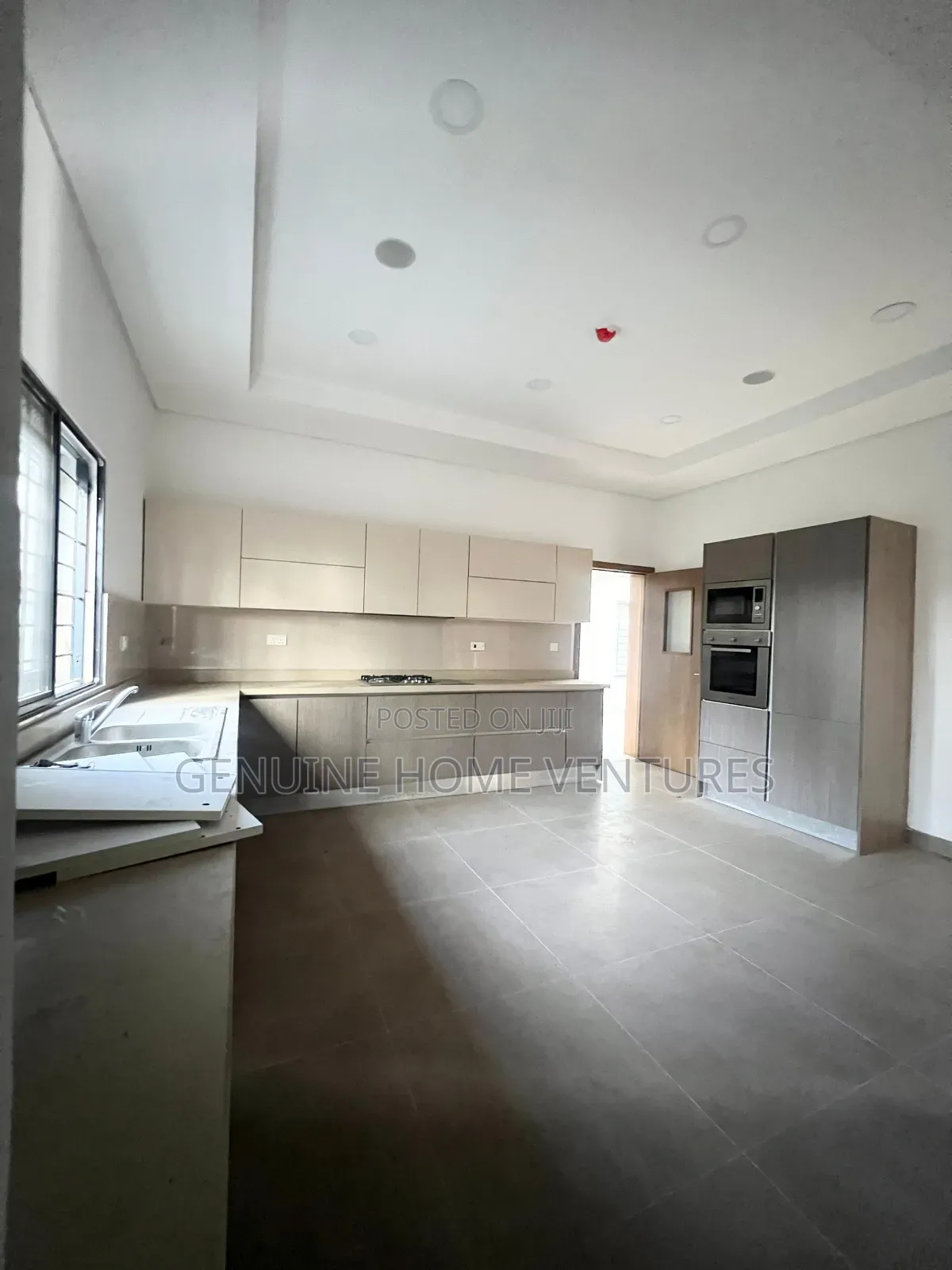 20bdrm Duplex in Lekki Phase 1 for sale