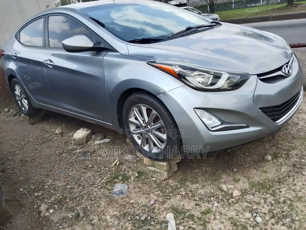 Hyundai Elantra Sport Sedan FWD (2.0L 4cyl 6A) 2016 Silver