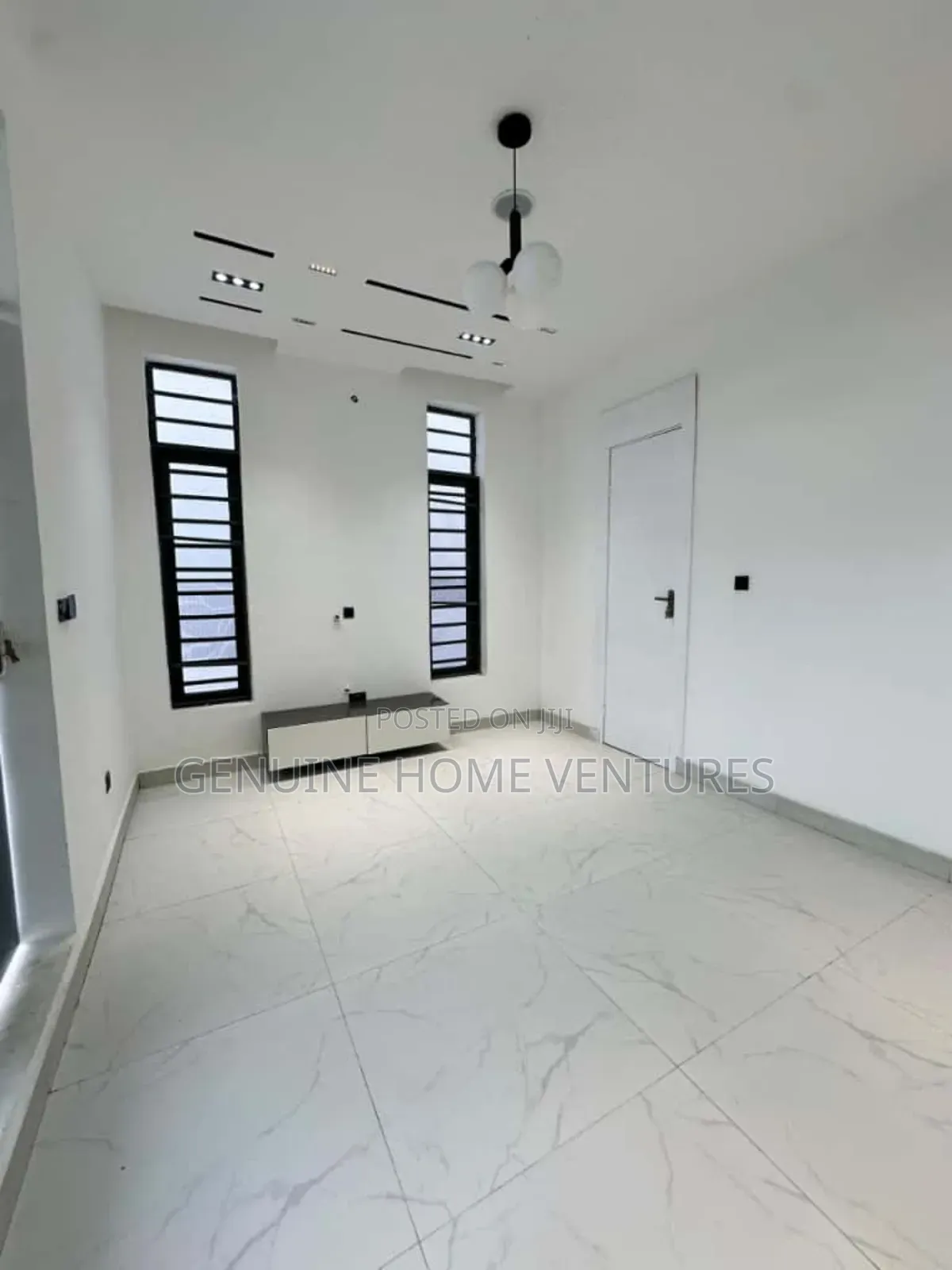 5bdrm Duplex in Lekki County Home, Ikota for sale