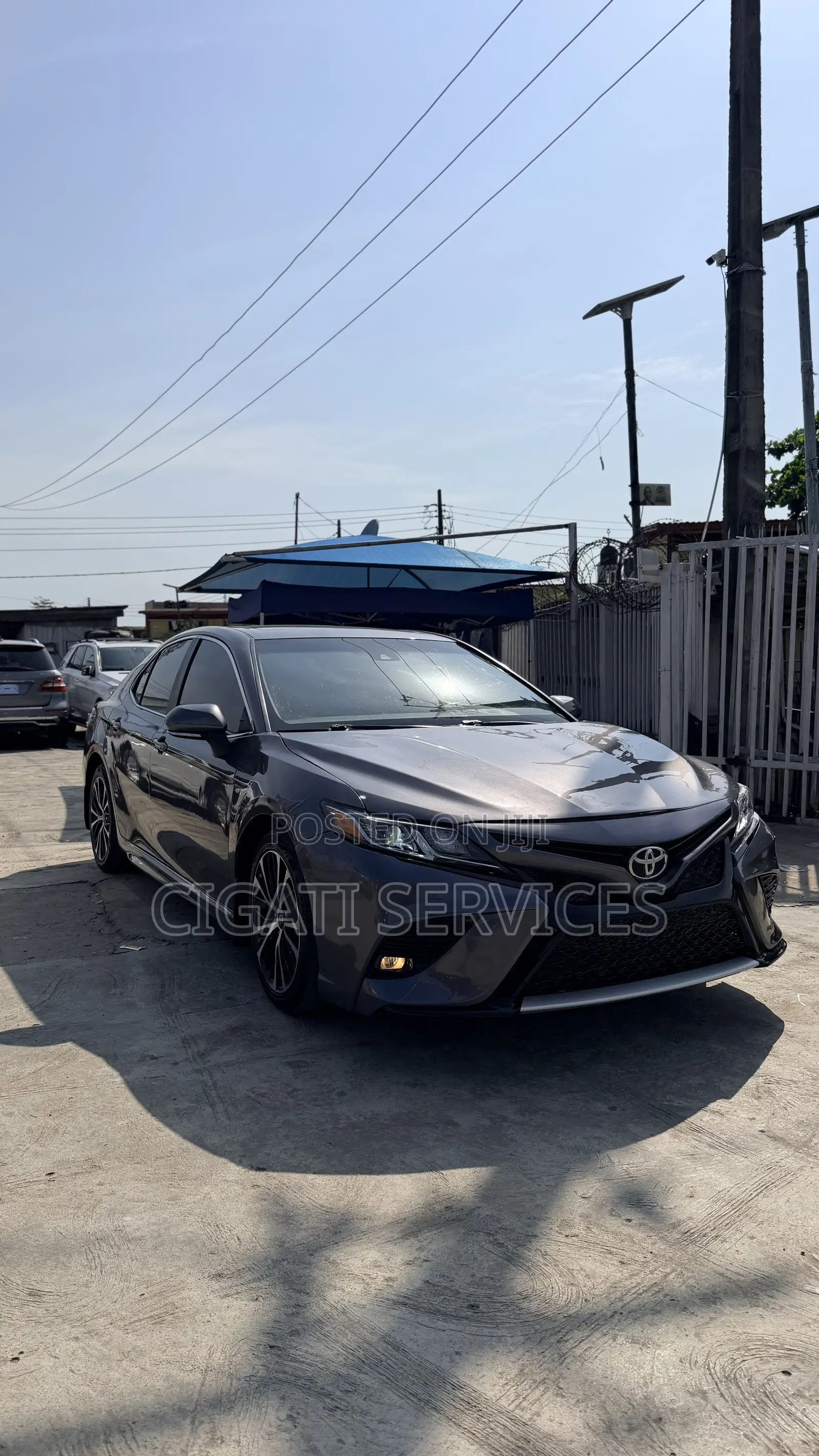 Toyota Camry SE (2.5L 4cyl 8A) 2019 Gray