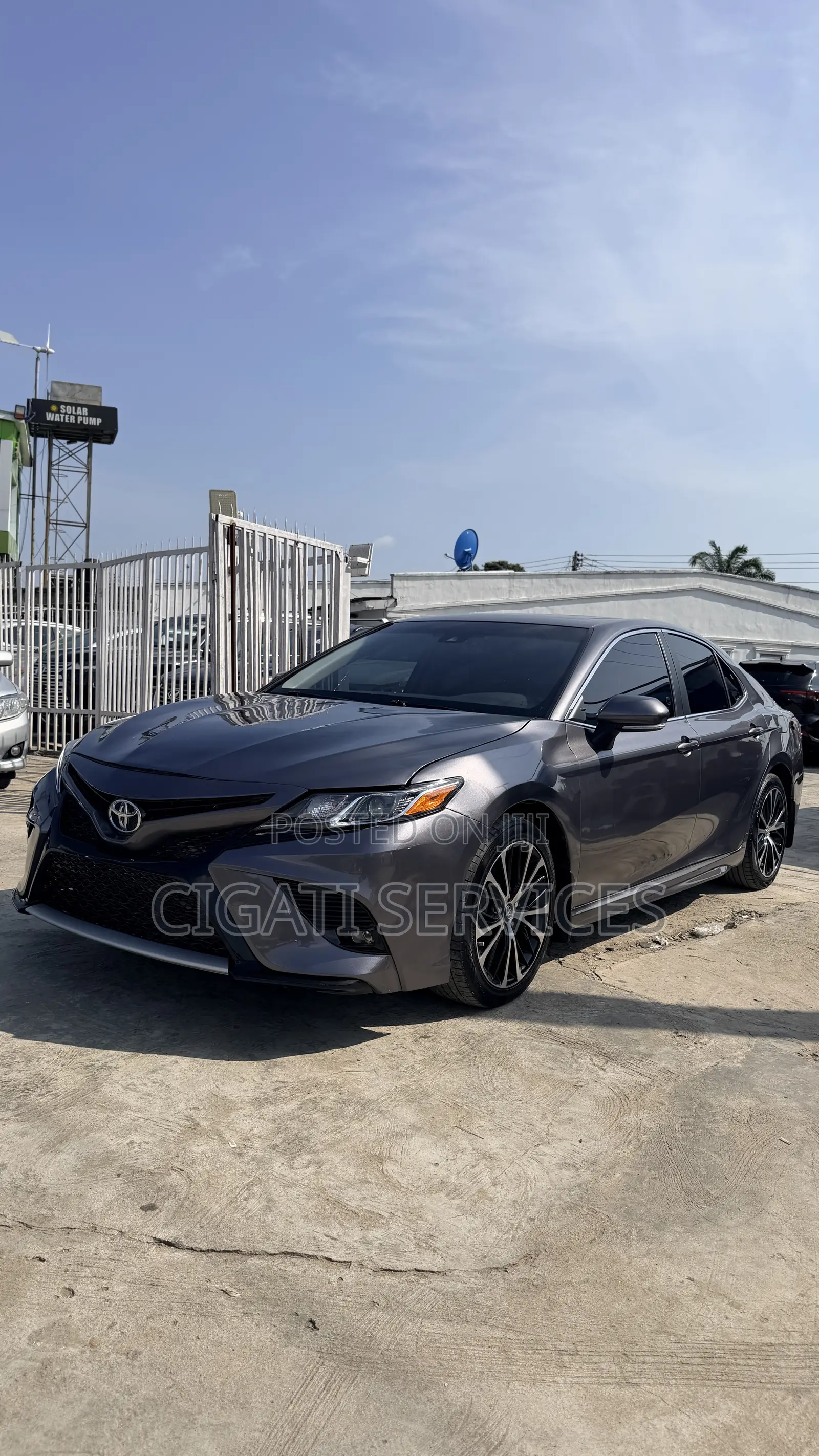 Toyota Camry SE (2.5L 4cyl 8A) 2019 Gray