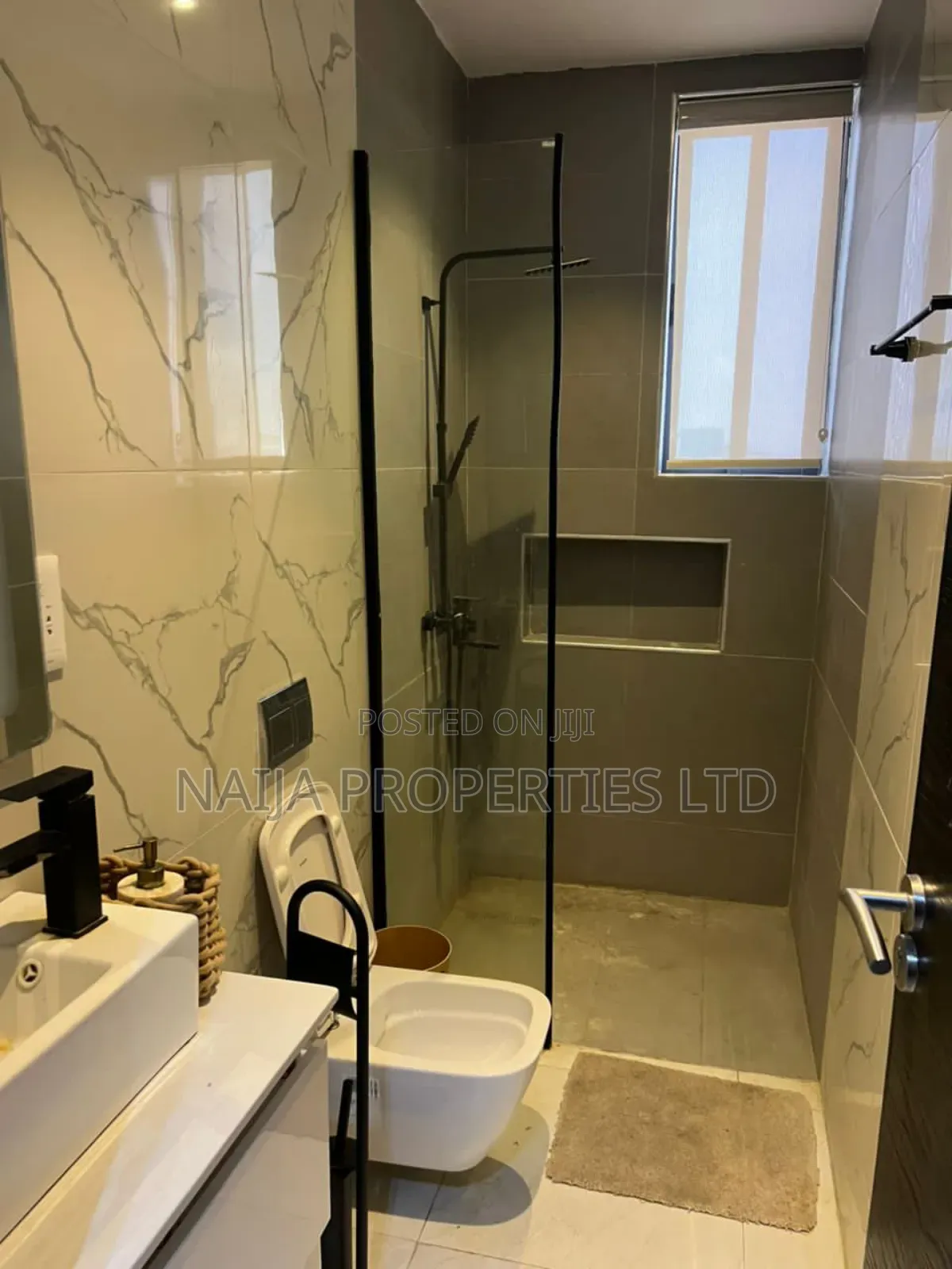 Furnished 3bdrm Penthouse in Lekki Phase 1 for sale