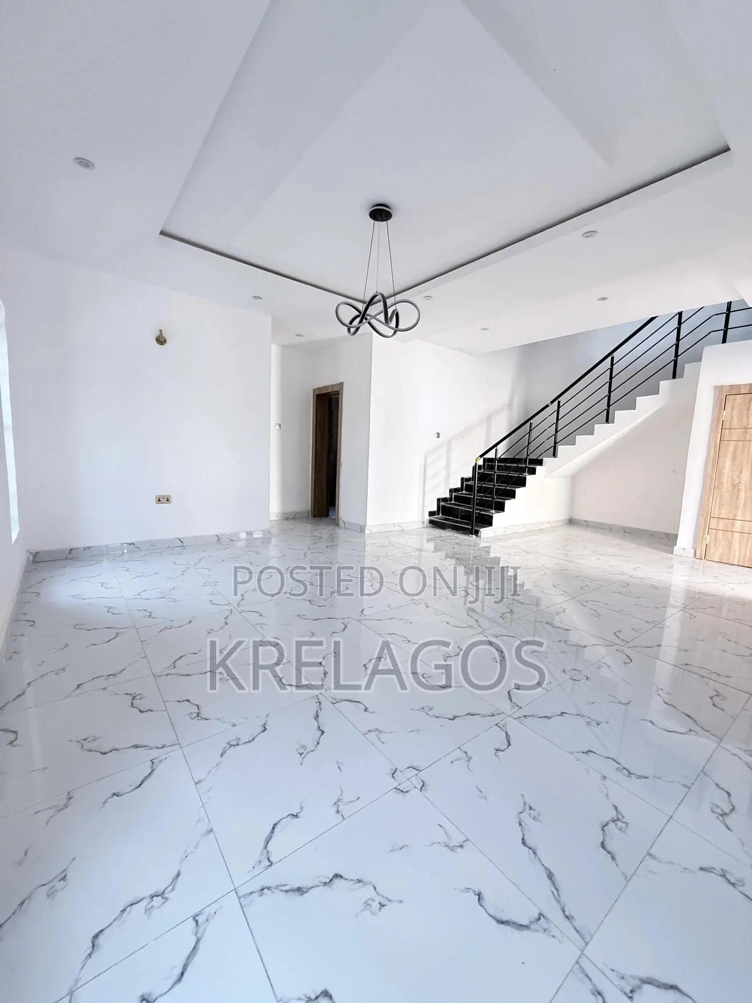 4bdrm Duplex in Orchid, Chevron for sale