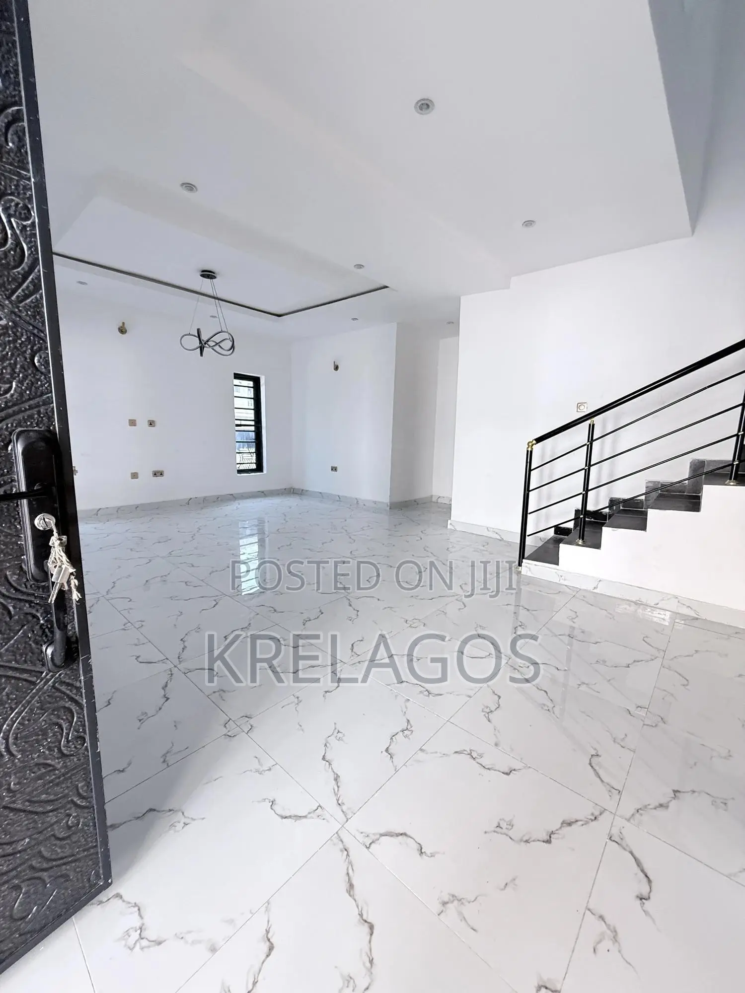 4bdrm Duplex in Orchid, Chevron for sale