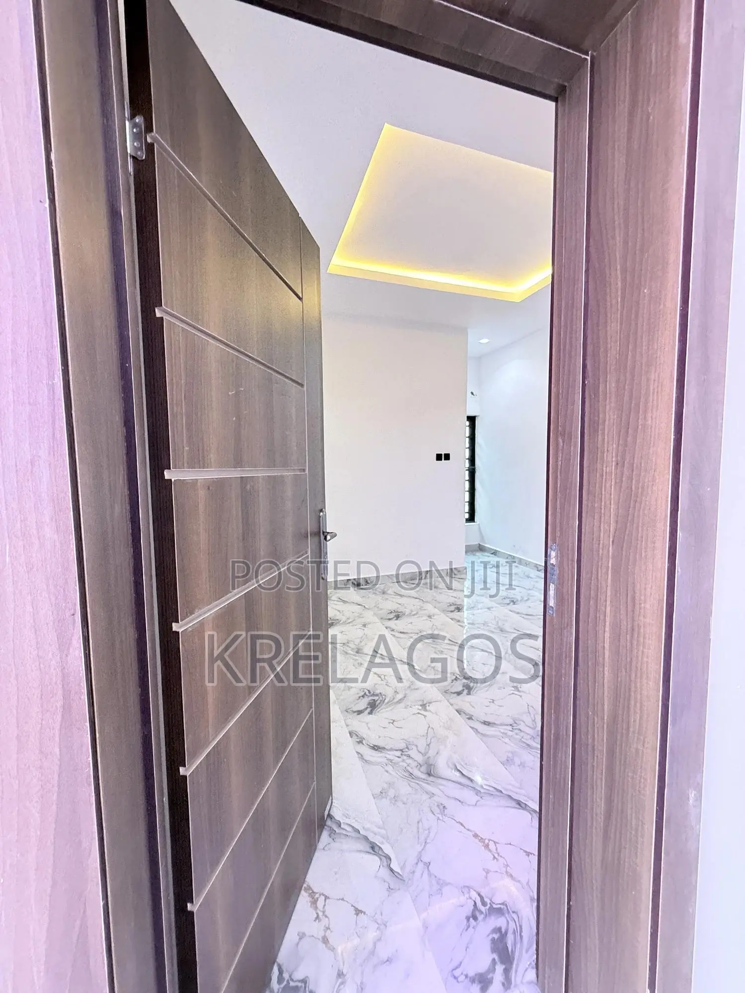 4bdrm Duplex in Orchid, Chevron for sale