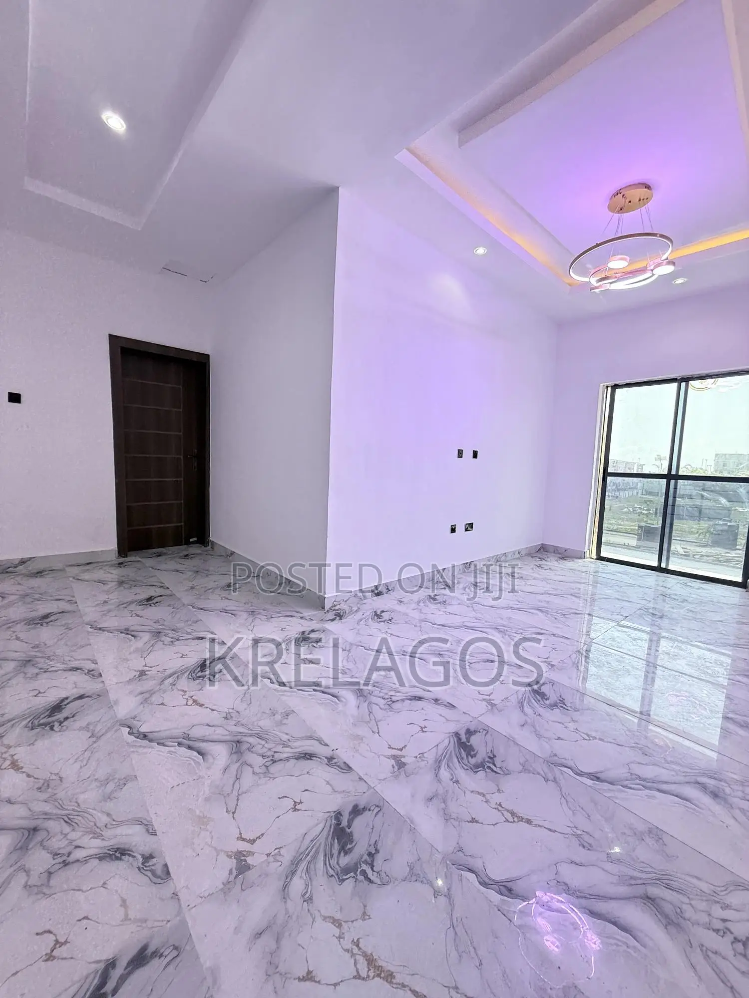 4bdrm Duplex in Orchid, Chevron for sale